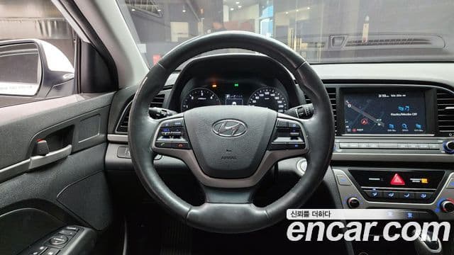 Hyundai Avante AD 1.6 e-VGT Smart, 2018 14