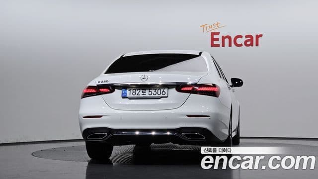 Mercedes-Benz E-класс W213 AMG Line, 2023 4