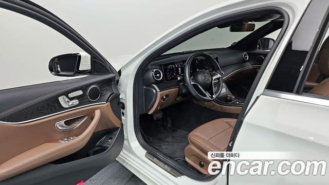 Mercedes-Benz E-класс W213 AMG Line, 2023 11