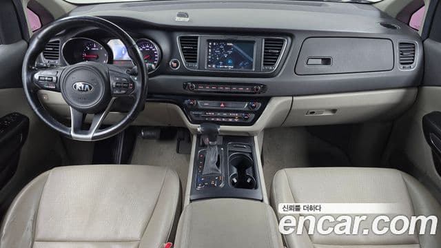 Kia All New Carnival Luxury, 2017 7