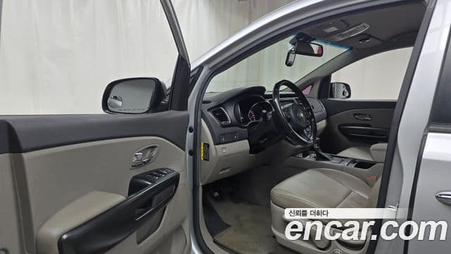 Kia All New Carnival Luxury, 2017 10