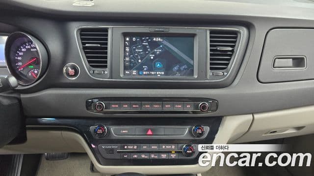 Kia All New Carnival Luxury, 2017 14