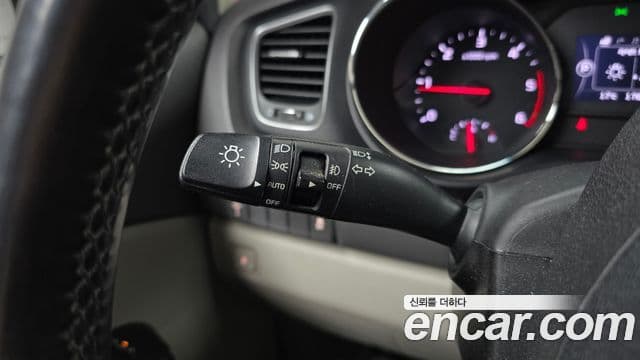 Kia All New Carnival Luxury, 2017 18