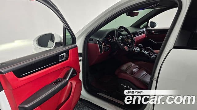 Porsche Cayenne (PO536) 3.0 купе, 2021 10