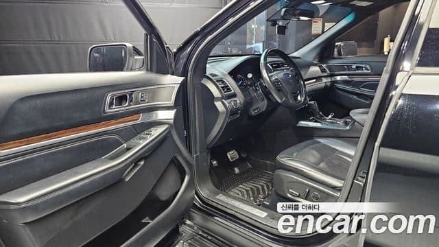 Ford Explorer 5세대, 2016 10