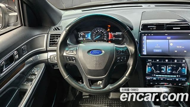 Ford Explorer 5세대, 2016 13