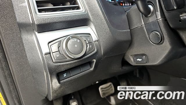 Ford Explorer 5세대, 2016 15