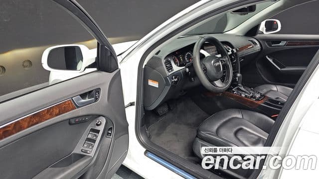 Audi New A4 B8, 2011 11