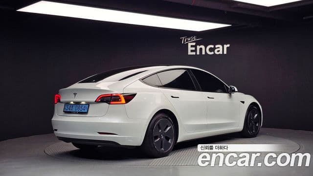 Tesla модель 3, 2022 2