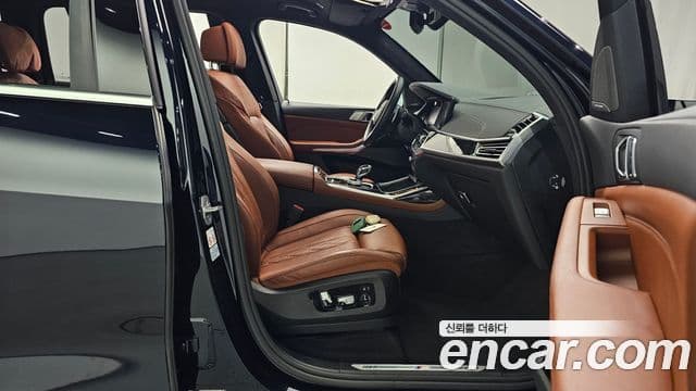BMW X7 (G07) xDrive 40i M Sport 6인승, 2021 10