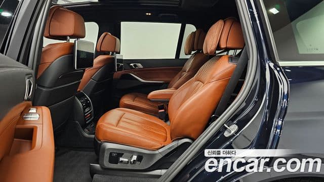 BMW X7 (G07) xDrive 40i M Sport 6인승, 2021 12