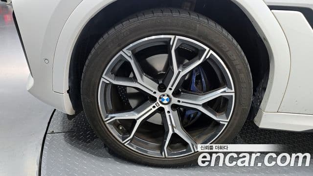 BMW X6 (G06) xDrive40i M Sport, 2023 все фото