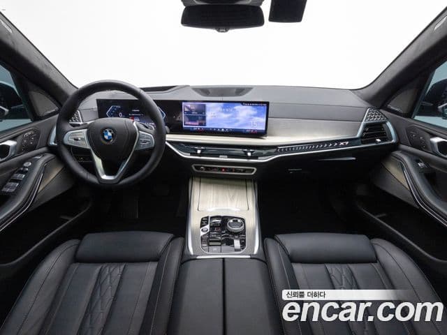 BMW X7 (G07) xDrive 40i Design Pure Excellence 6인승, 2025 7
