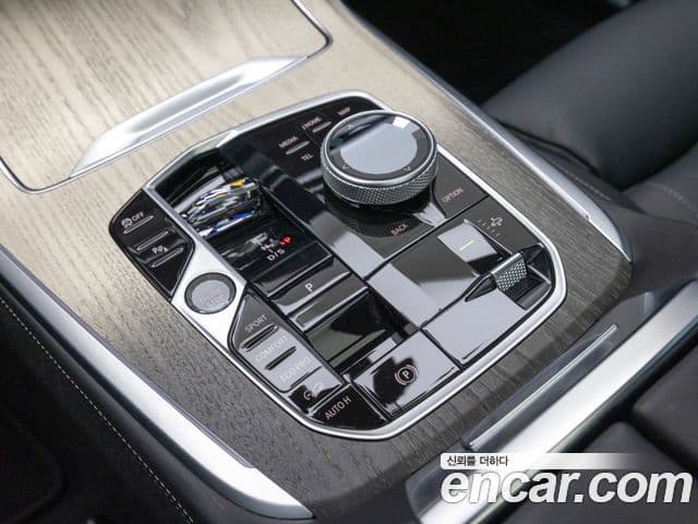 BMW X7 (G07) xDrive 40i Design Pure Excellence 6인승, 2025 9