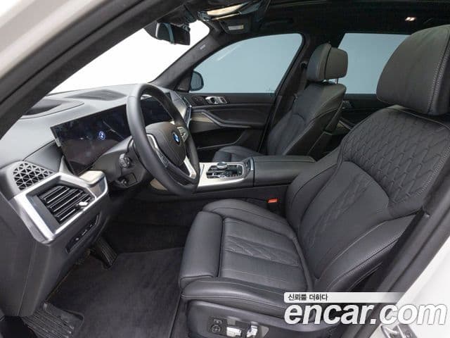 BMW X7 (G07) xDrive 40i Design Pure Excellence 6인승, 2025 10