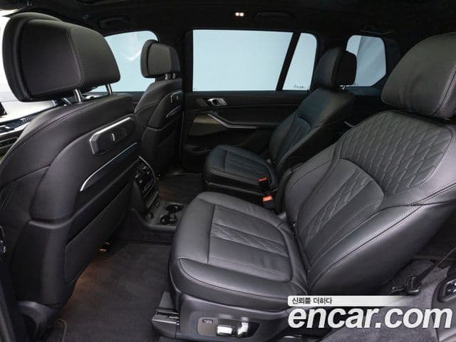 BMW X7 (G07) xDrive 40i Design Pure Excellence 6인승, 2025 11