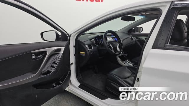 Hyundai Avante MD Premier, 2012 10