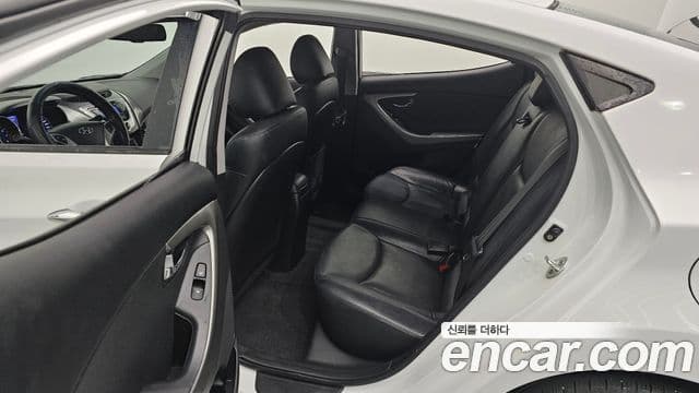 Hyundai Avante MD Premier, 2012 17