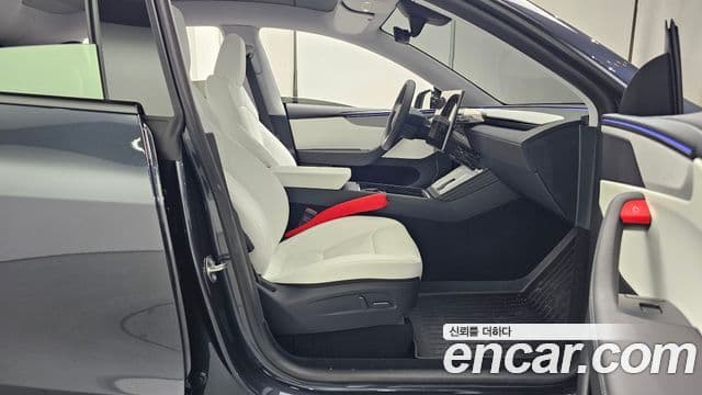 Tesla модель Y Long Range AWD, 2025 10