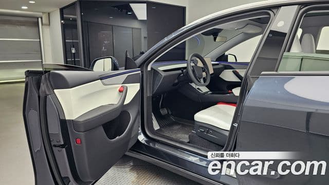 Tesla модель Y Long Range AWD, 2025 11