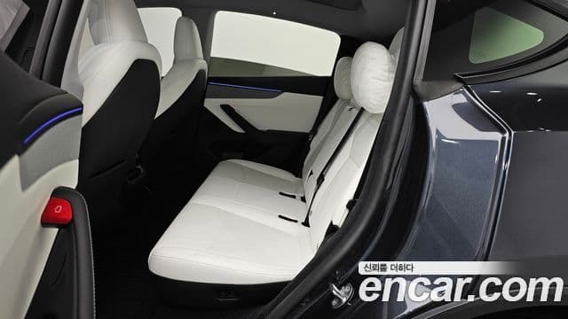 Tesla модель Y Long Range AWD, 2025 13