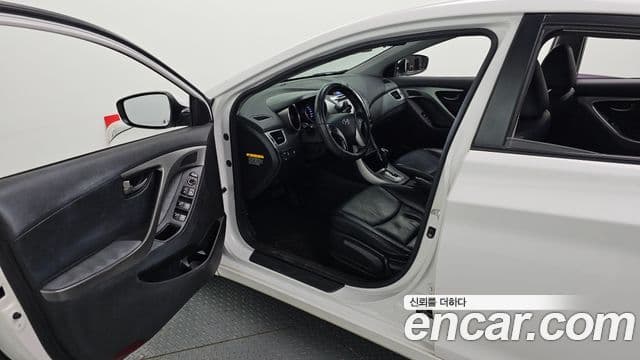 Hyundai Avante MD M16 GDI Avenue, 2013 10