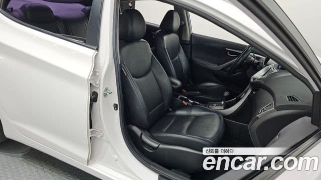 Hyundai Avante MD M16 GDI Avenue, 2013 11