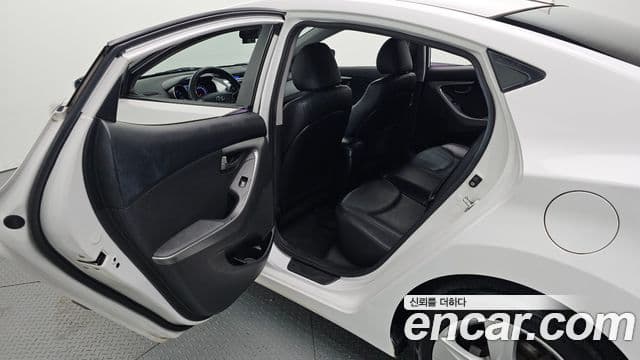 Hyundai Avante MD M16 GDI Avenue, 2013 12