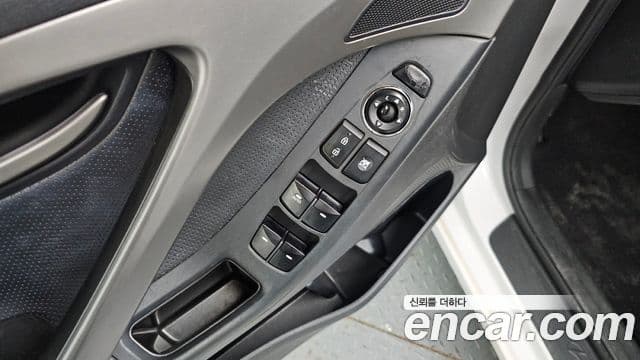 Hyundai Avante MD M16 GDI Avenue, 2013 18