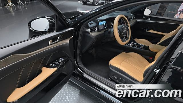 Kia K5 3세대 Signature, 2023 11