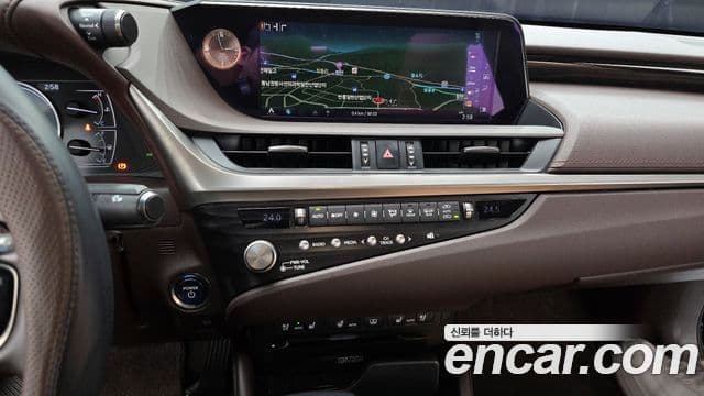 Lexus ES300h 7세대 Executive, 2021 15