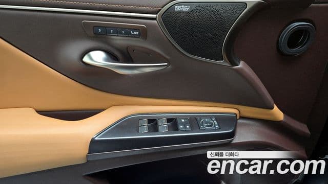 Lexus ES300h 7세대 Executive, 2021 16