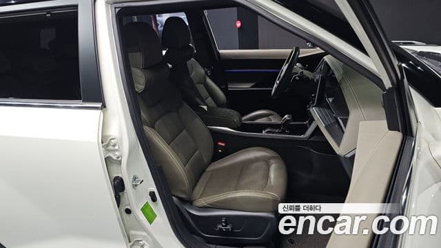 KG모빌리티(SsangYong) Torres T7, 2023 10