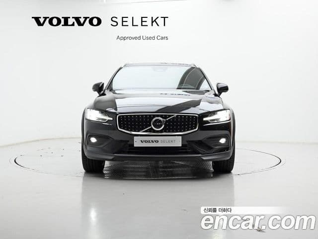 Volvo V60 Cross Country 2세대 B5 Ultimate AWD, 2024 3