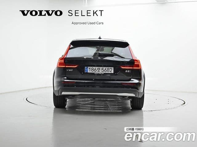 Volvo V60 Cross Country 2세대 B5 Ultimate AWD, 2024 4