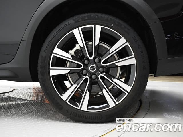 Volvo V60 Cross Country 2세대 B5 Ultimate AWD, 2024 все фото