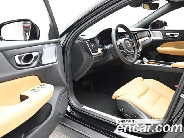 Volvo V60 Cross Country 2세대 B5 Ultimate AWD, 2024 11