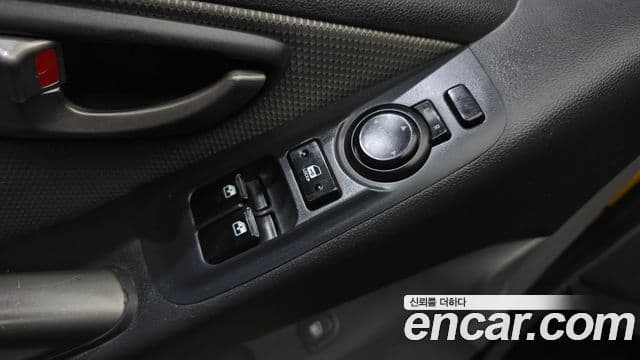 Hyundai Grand Starex детский перевозочный автомобиль, 2012 16