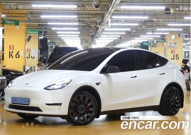 Tesla модель Y performance AWD, 2024 1