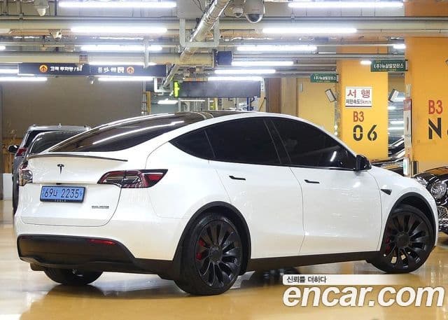 Tesla модель Y performance AWD, 2024 2