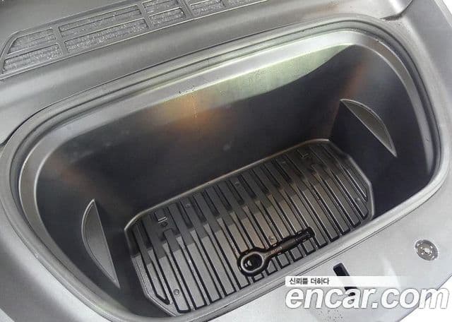 Tesla модель Y performance AWD, 2024 6