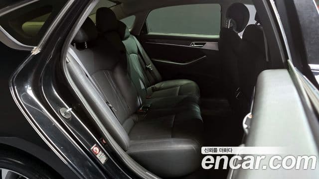 Hyundai Genesis DH Modern, 2016 11