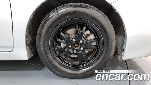 Toyota 프리우스 1.8 E, 2012 все фото