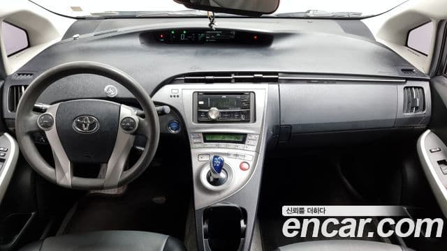 Toyota 프리우스 1.8 E, 2012 7