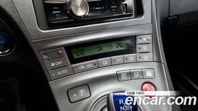Toyota 프리우스 1.8 E, 2012 15