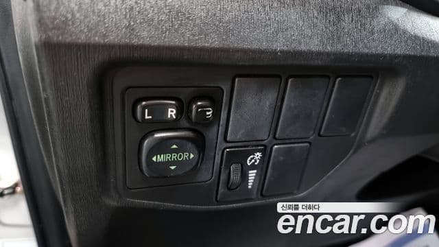 Toyota 프리우스 1.8 E, 2012 17