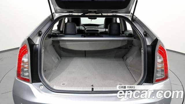 Toyota 프리우스 1.8 E, 2012 20