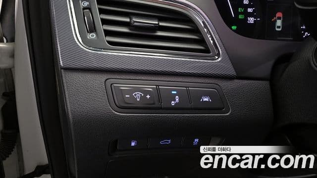 Hyundai LF Sonata гибрид Premium, 2015 17