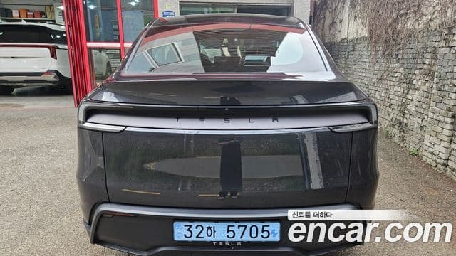 Tesla модель Y, 2025 4