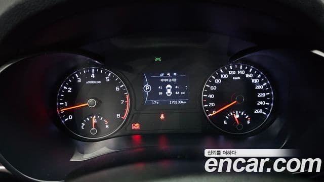 Kia K5 2세대 MX Deluxe, 2017 8